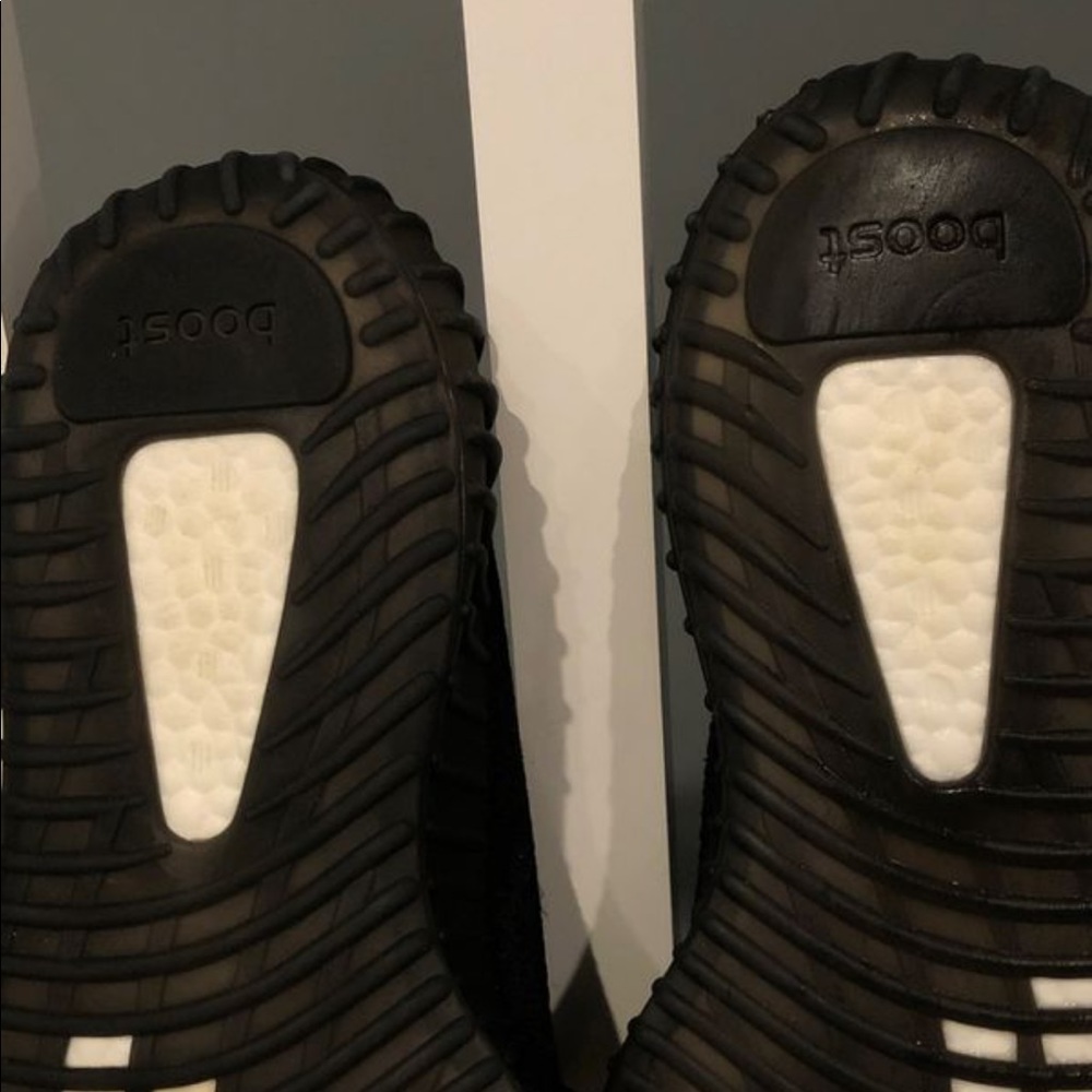 Yeezy Core Red Size 10 Ds - image 3